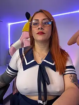 Luna Paris  online show from November 18, 2025, 12:05 am