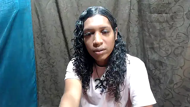 shairaStarr online show from October 19, 2025, 6:52 pm