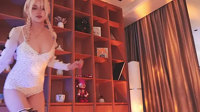 hyun chia online show from October 22, 2025, 9:36 pm