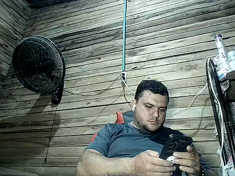 Arcangel 05 online show from June 12, 2026, 3:38 am