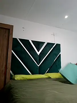 SweetAppleCandyxx online show from December 18, 2025, 6:52 am