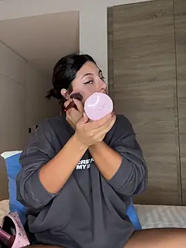 alexademie1 online show from November 23, 2025, 1:22 pm