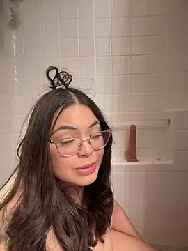 drizzypeach602 online show from February 15, 2025, 6:23 am