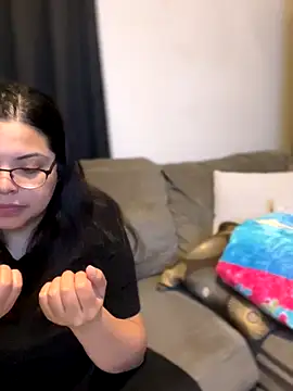 drizzypeach602 online show from October 19, 2025, 6:03 am