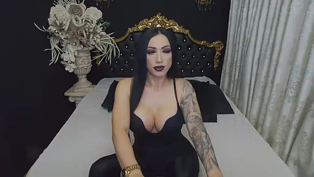 MichaelaDark online show from November 5, 2025, 4:45 am