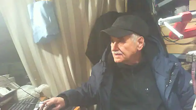 nonnomaturobisex online show from November 28, 2025, 3:14 pm