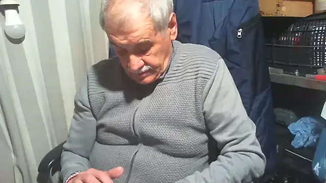 nonnomaturobisex online show from May 17, 2026, 7:17 am