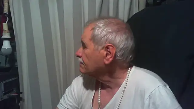 nonnomaturobisex online show from May 21, 2026, 8:43 am