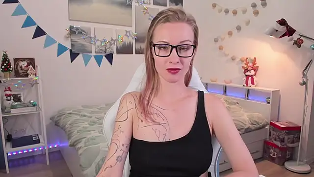 MissRightX online show from December 9, 2024, 6:35 pm