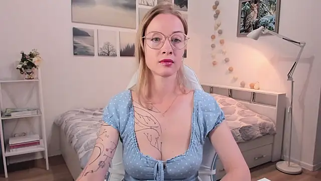 MissRightX online show from September 26, 2025, 11:14 am