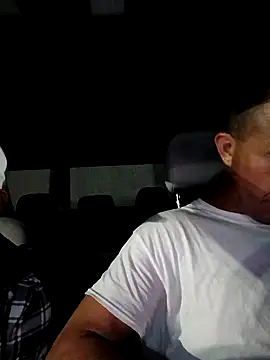 Roberts8inchcock online show from November 4, 2025, 3:38 am