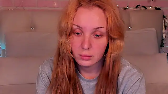 LianaFord online show from November 30, 2025, 8:57 pm