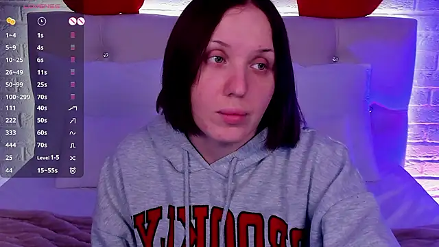 LianaFord online show from February 6, 2026, 4:17 am