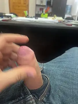 Snapshot of Vgma057 chatting on November 9, 2025, 9:40 am Vgma057 online show from November 9, 2025, 9:40 am