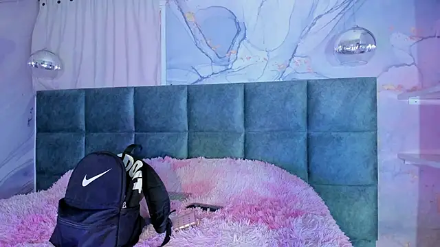 AntonellaRossi online show from March 4, 2026, 7:53 pm