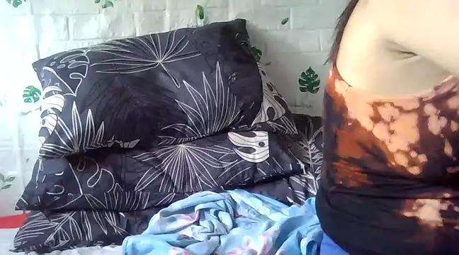 Silly Girl21 online show from March 17, 2025, 1:03 am