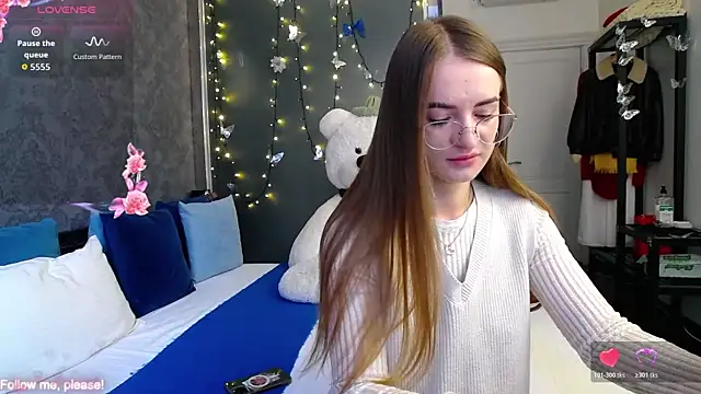 KateJonson online show from November 13, 2025, 8:02 am