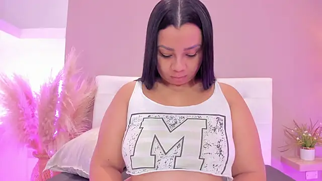 MelanyShayk online show from January 25, 2025, 1:41 pm