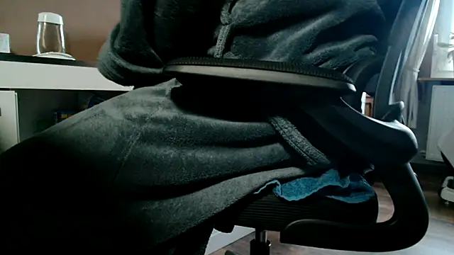 suedel65 online show from September 24, 2025, 3:26 pm