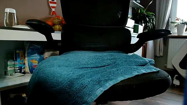 suedel65 online show from September 25, 2025, 3:38 pm