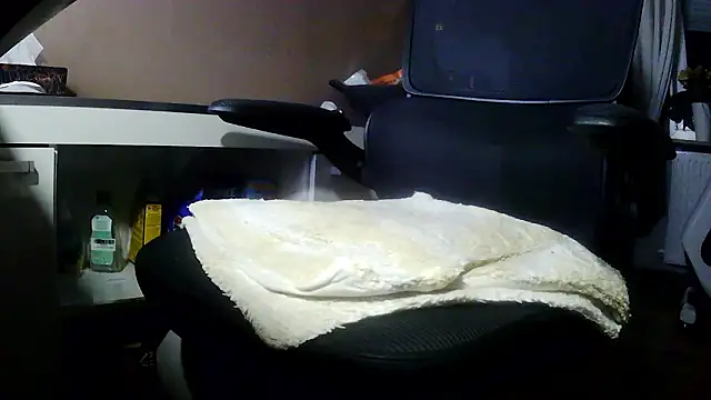 suedel65 online show from February 2, 2026, 2:54 am