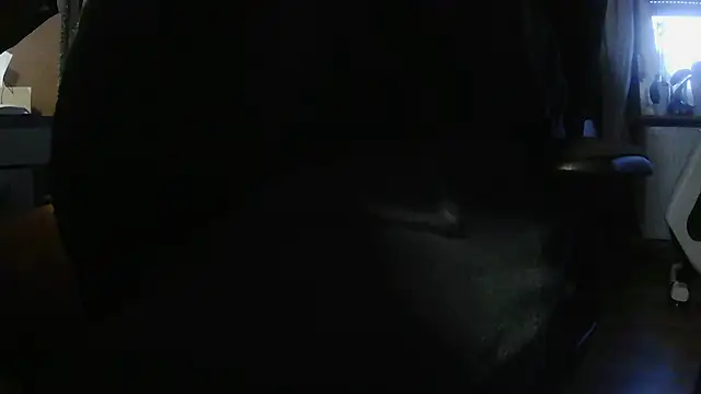 suedel65 online show from June 10, 2026, 3:29 am
