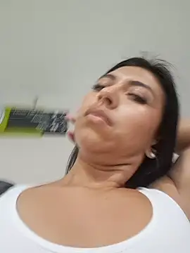  BunnyNaugthy online show from February 9, 2025, 9:49 pm