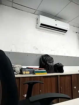 Desi Londa 143 online show from March 30, 2026, 4:57 am