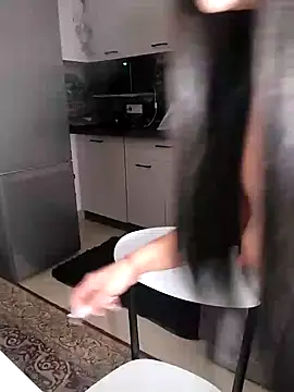 hot-babygirl online show from December 6, 2024, 2:35 am