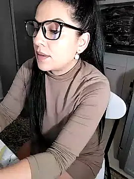 hot-babygirl online show from January 25, 2025, 9:14 pm