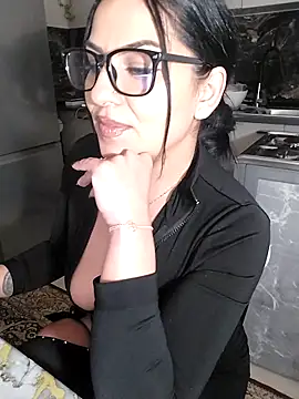 hot-babygirl online show from March 2, 2025, 11:42 pm