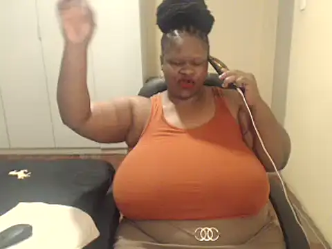 Snapshot of sweetnoziexx chatting on February 7, 2025, 1:43 pm sweetnoziexx online show from February 7, 2025, 1:43 pm