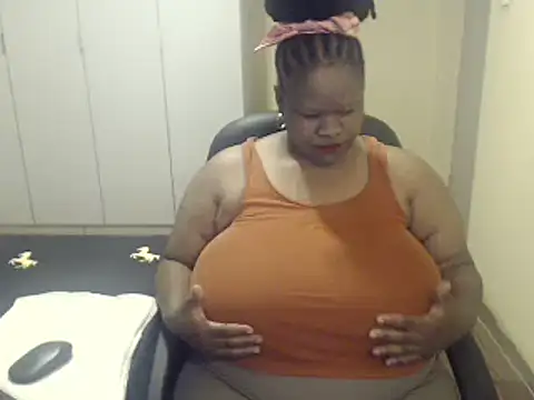 Snapshot of sweetnoziexx chatting on February 13, 2025, 5:16 am sweetnoziexx online show from February 13, 2025, 5:16 am