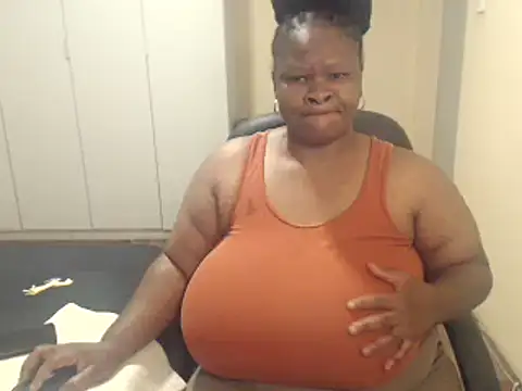 Snapshot of sweetnoziexx chatting on February 20, 2025, 1:08 pm sweetnoziexx online show from February 20, 2025, 1:08 pm