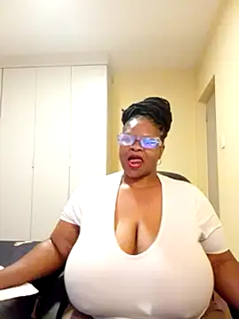Snapshot of sweetnoziexx chatting on February 26, 2025, 11:52 am sweetnoziexx online show from February 26, 2025, 11:52 am