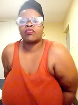 Snapshot of sweetnoziexx chatting on February 27, 2025, 8:28 am sweetnoziexx online show from February 27, 2025, 8:28 am