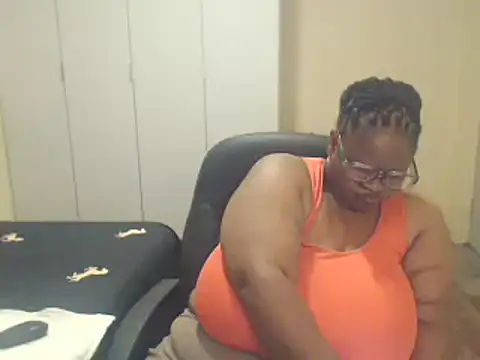 Snapshot of sweetnoziexx chatting on March 14, 2025, 11:12 am sweetnoziexx online show from March 14, 2025, 11:12 am