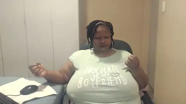 Snapshot of sweetnoziexx chatting on September 28, 2025, 3:12 am sweetnoziexx online show from September 28, 2025, 3:12 am