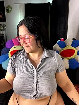 MsConejitaa online show from October 18, 2025, 5:03 pm