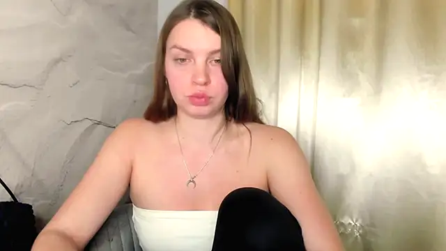 Snapshot of RubySkot chatting on March 3, 2025, 9:37 pm RubySkot online show from March 3, 2025, 9:37 pm