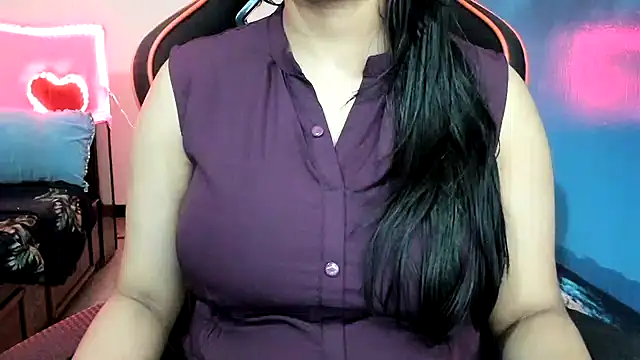 Snapshot of South_indian_tickly chatting on January 21, 2025, 2:33 am South indian tickly online show from January 21, 2025, 2:33 am