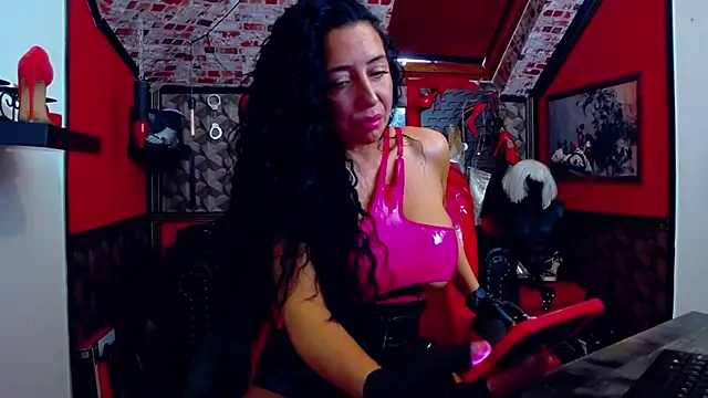 Snapshot of DommeBellatrix chatting on April 20, 2026, 11:35 am DommeBellatrix online show from April 20, 2026, 11:35 am