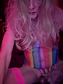 Vonniecd online show from October 14, 2025, 3:29 am