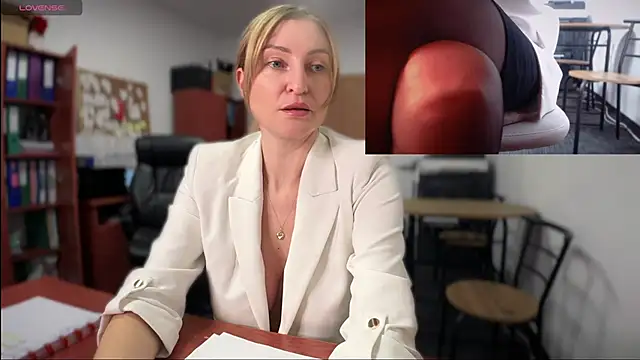 legsLONG online show from December 9, 2024, 1:55 pm