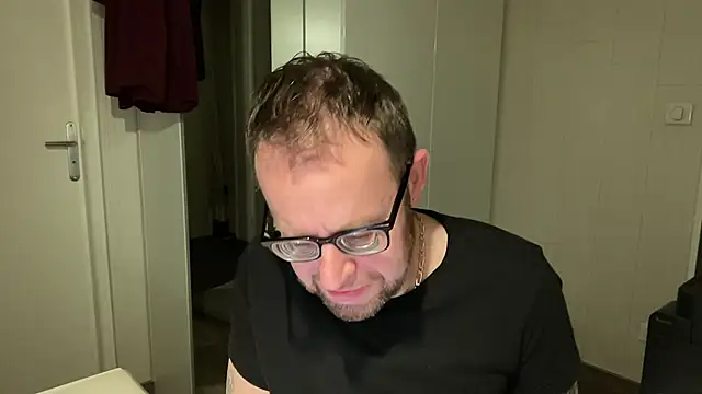 FABIOGLASSES online show from January 3, 2025, 10:29 pm