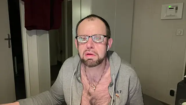 FABIOGLASSES online show from February 14, 2026, 2:30 am