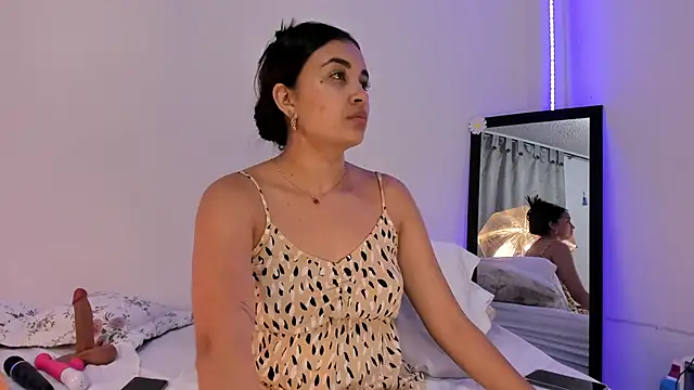 aisha es online show from January 15, 2025, 1:56 am