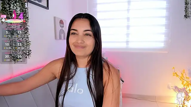 aisha es online show from February 8, 2026, 6:44 pm