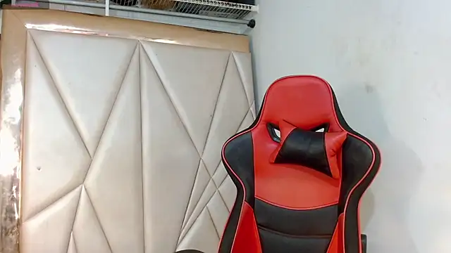 sweet brunettex lovingyou online show from January 19, 2025, 11:34 am