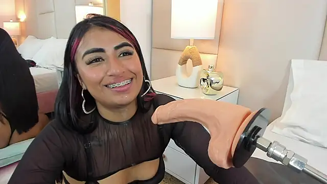 AntoniaRoss  online show from February 22, 2025, 2:50 am